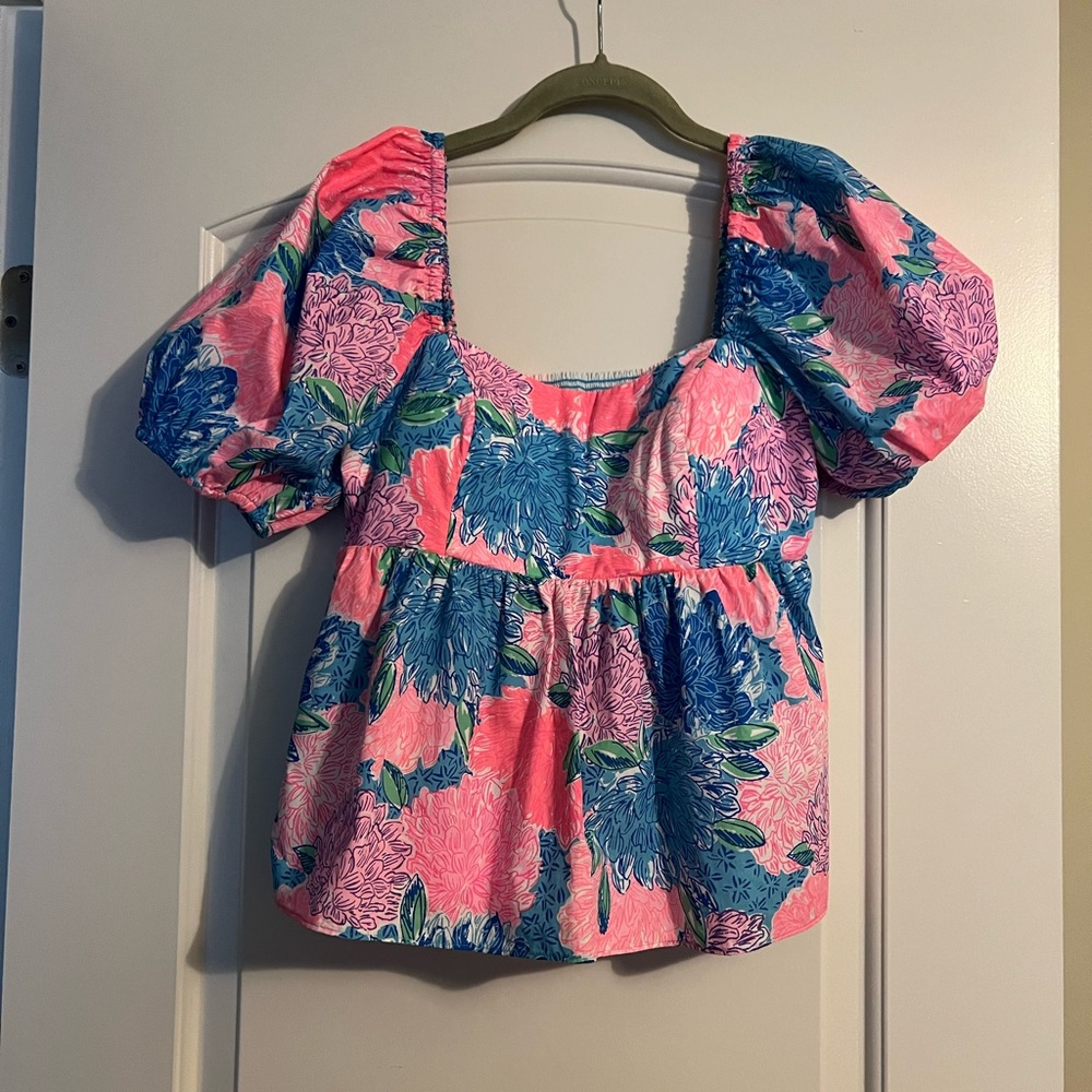 Women’s Lilly Pulitzer top size 2